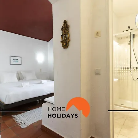 #329 Families Only - Jacaranda By Holidays Willa *