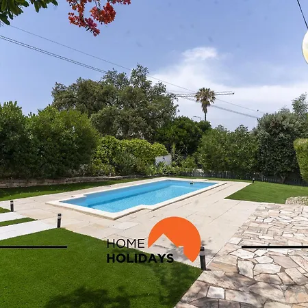 #329 Families Only - Jacaranda By Holidays *