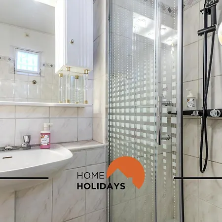 #329 Families Only - Jacaranda By Holidays Villa *