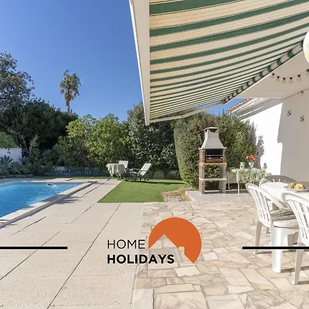 #329 Families Only - Jacaranda By Holidays Willa *