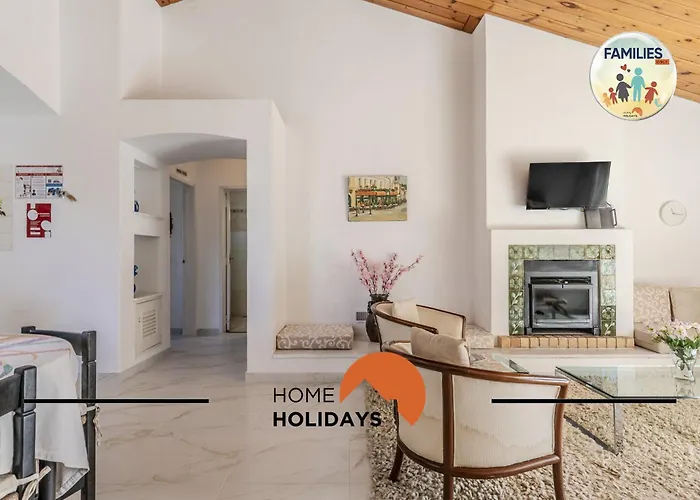 #329 Families Only - Jacaranda By Holidays 빌라 알부페이라