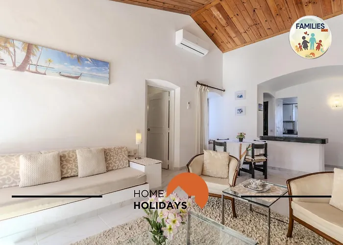 #329 Families Only - Jacaranda By Holidays 알부페이라