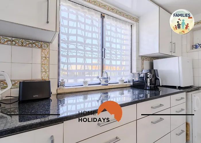 #329 Families Only - Jacaranda By Holidays 빌라 *