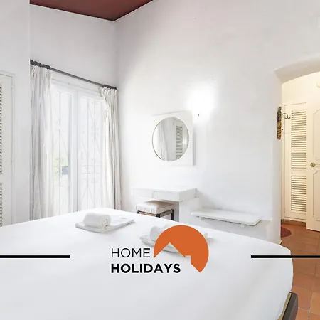 #329 Jacaranda B6 By Holidays