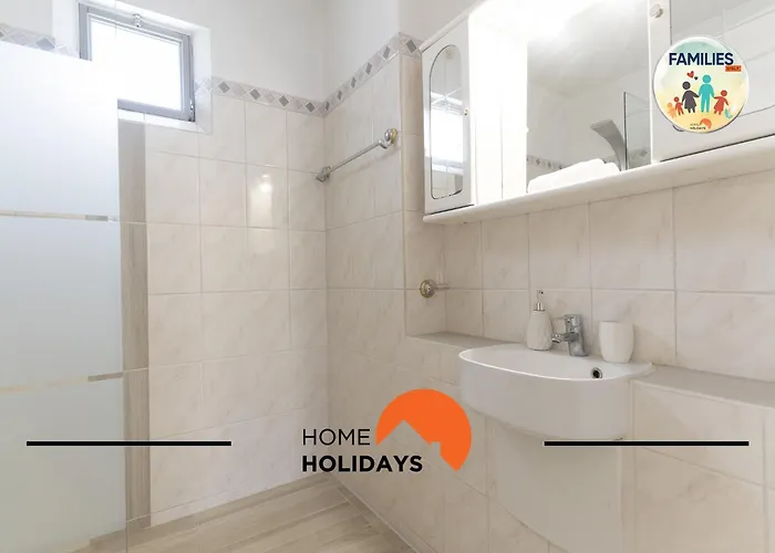 #329 W Pool Family Albufeira